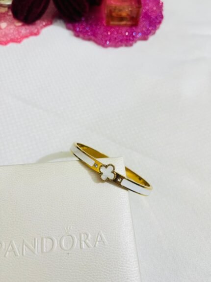 White Clover Handcuff